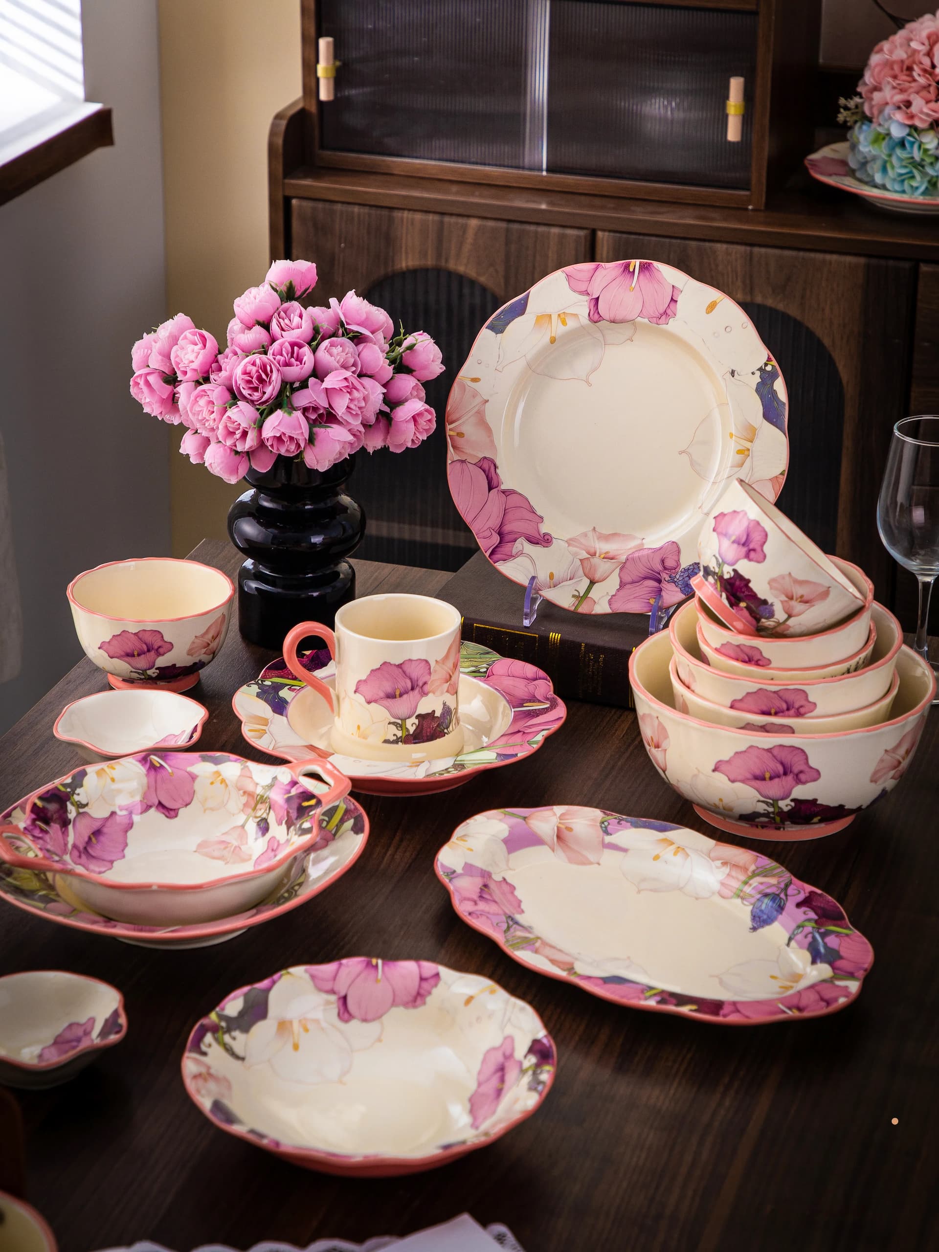 Floral Ceramic Dinnerware Set detail 2