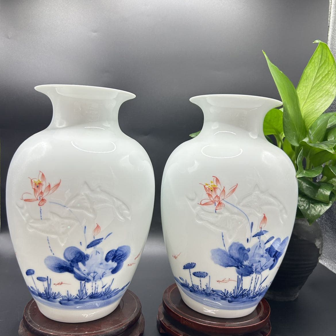 Garden Motif Ceramic Flower Vase detail 2