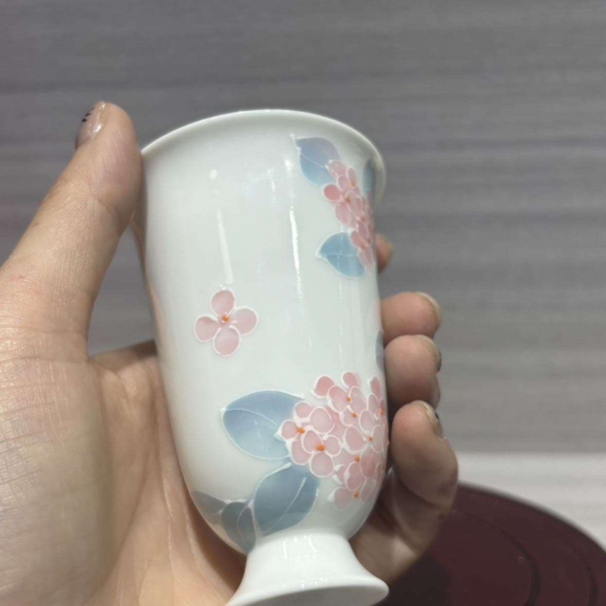 Pink Hydrangea Hand-Painted Tea Cup detail 3